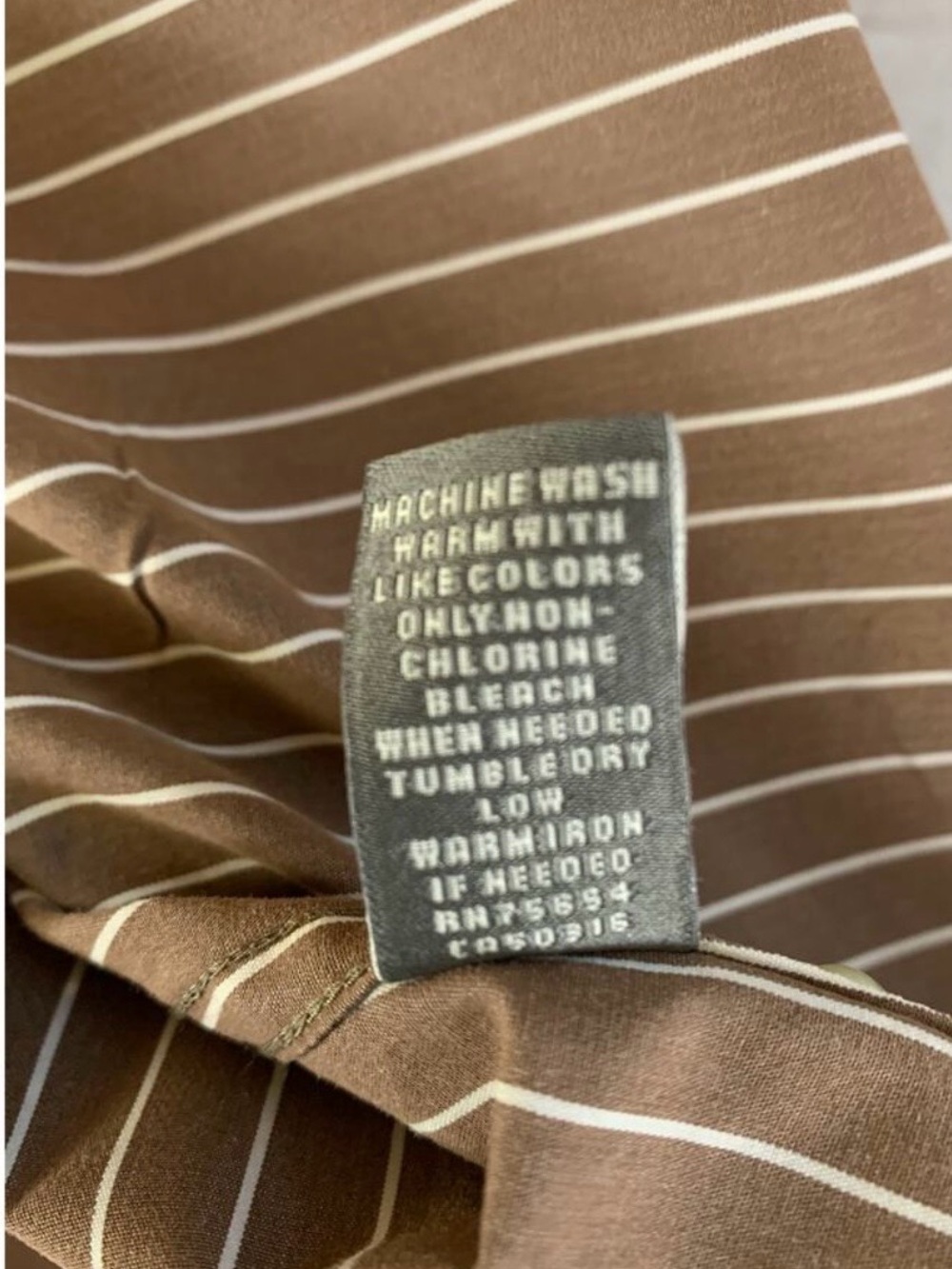 Abercrombie & Fitch Muscle Fit
Button Down Shirt Brown/White
Stripe (Large) - Picture 5 of 6